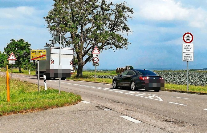 Trotz Sperrung nutzen viele Autofahrer die Scharnhauser Straße weiterhin für den Durchgangsverkehr.<span class='image-autor'>Foto: Torsten Schöll</span>