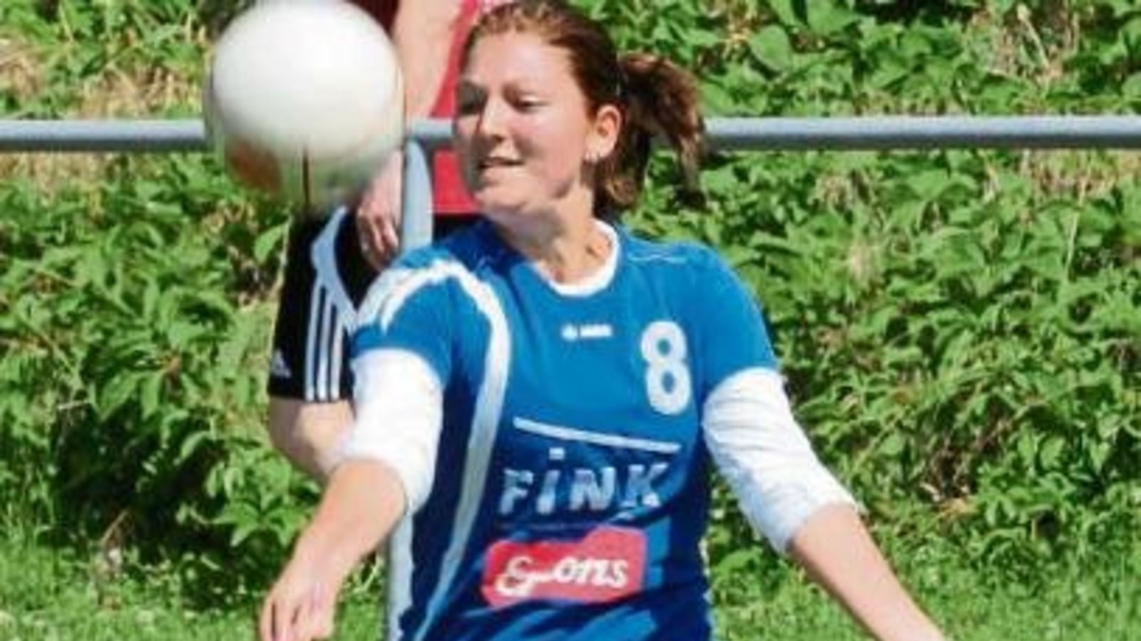Stefanie Späth und die TVV-Faustballerinnen wollen sich beim Frühlingsturnier den letzten Schliff für die Runde holen. Foto: Nachreiner Stefanie Späth und die TVV-Faustballerinnen wollen sich beim Frühlingsturnier den letzten Schliff für die Runde holen. Foto: Nachreiner