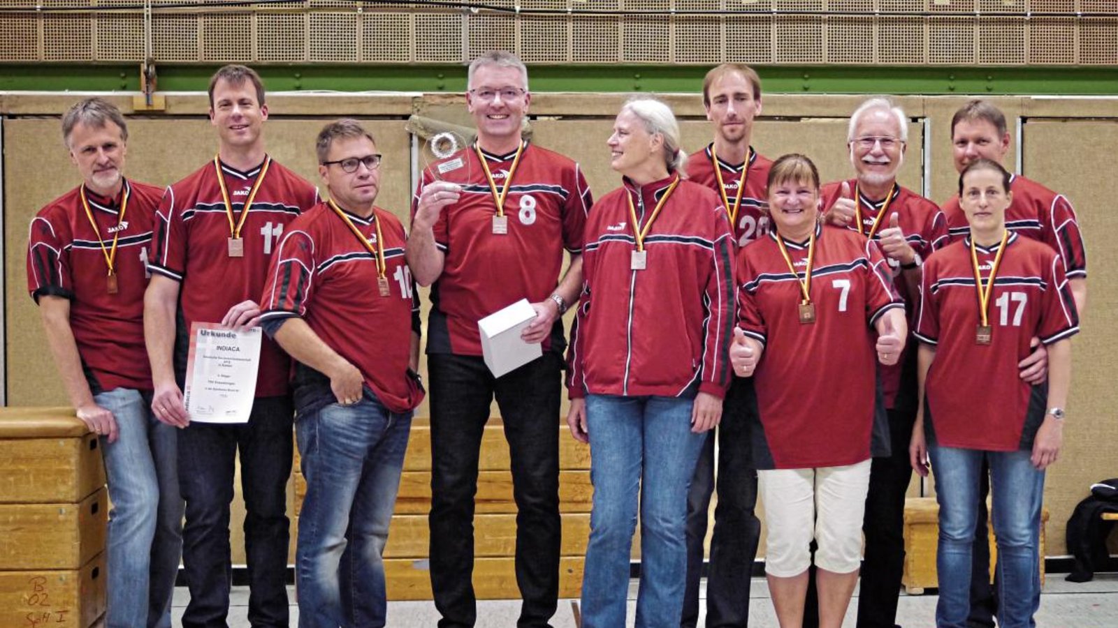 DM-Teilnehmer des TSV Enzweihingen (von links): Eberhard Enz, Christoph Leikam, Steffen Rühling, Martin Krauß, Maria Bontrup, Martin Podtschaske, Inge Zimmermann, Jürgen Zimmermann, Andreas Knoll und Catrin Knoll. Foto: privat DM-Teilnehmer des TSV Enzweihingen (von links): Eberhard Enz, Christoph Leikam, Steffen Rühling, Martin Krauß, Maria Bontrup, Martin Podtschaske, Inge Zimmermann, Jürgen Zimmermann, Andreas Knoll und Catrin Knoll. Foto: privat
