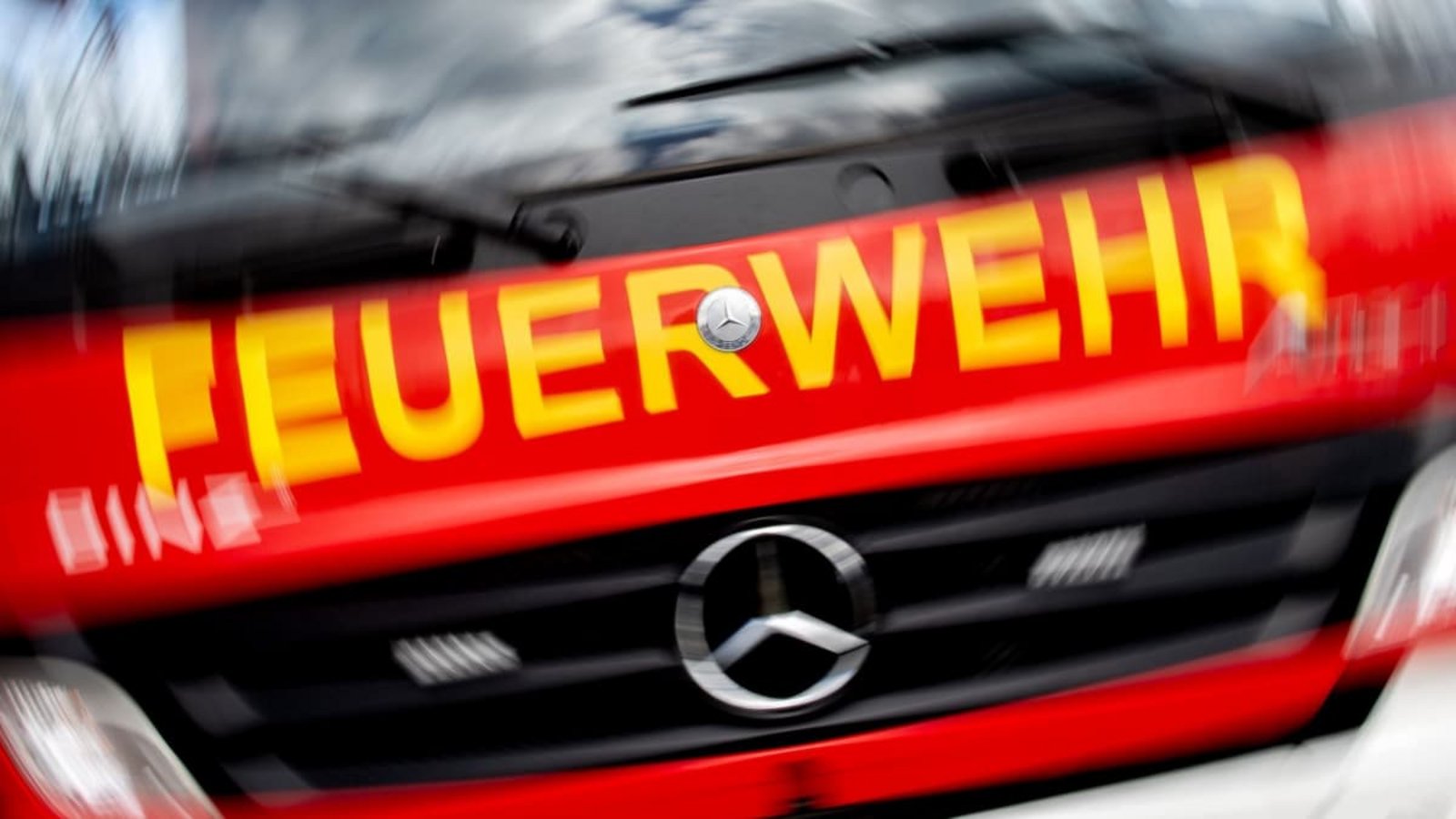 Die Feuerwehr hat in Weilheim den Brand an einer landwirtschaftlichen Maschine gelöscht. (Symbolfoto)Hauke-Christian Dittrich/dpa Die Feuerwehr hat in Weilheim den Brand an einer landwirtschaftlichen Maschine gelöscht. (Symbolfoto)Hauke-Christian Dittrich/dpa