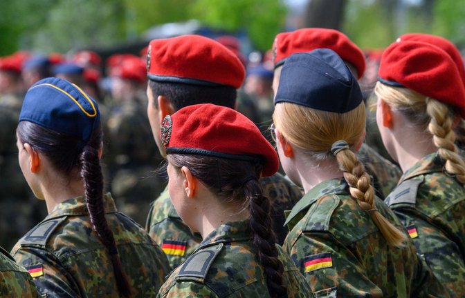 Freiwillige Soldatinnen der Bundeswehr – werden in Zukunft sogar Frauen zwangsverpflichtet?<span class='image-autor'>Foto: Klaus-Dietmar Gabbert/dpa</span>