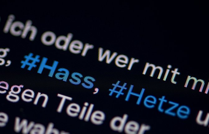 Die grün-schwarze Koalition hat sich vorgenommen, gegen Hass und Hetze vorzugehen.<span class='image-autor'>Foto: picture alliance/dpa/Fabian Sommer</span>