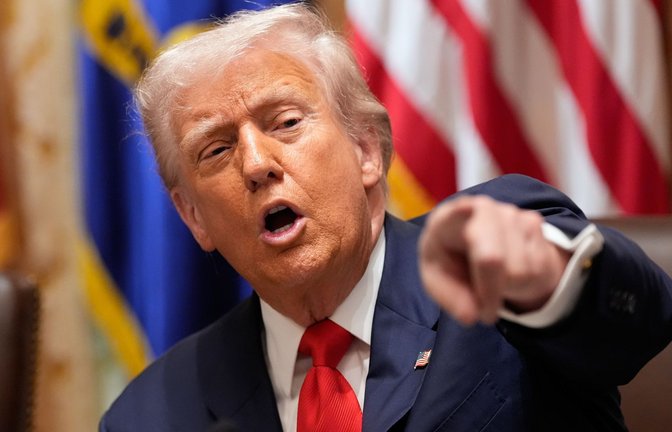 Trump habe der BBC bis Freitag Zeit gegeben, sich zu entschuldigen und die Dokumentation zurückzuziehen (Archivbild).<span class='image-autor'>Foto: Alex Brandon/AP/dpa</span>