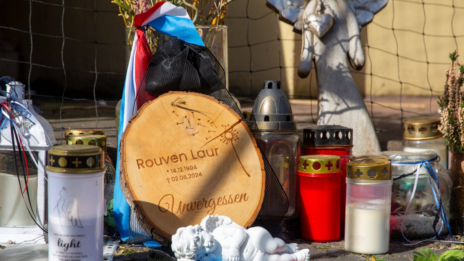 Gedenken an den im Einsatz getöteten Polizisten Rouven Laur in Mannheim.Foto: imago/Herrmann Agenturfotografie Gedenken an den im Einsatz getöteten Polizisten Rouven Laur in Mannheim.Foto: imago/Herrmann Agenturfotografie