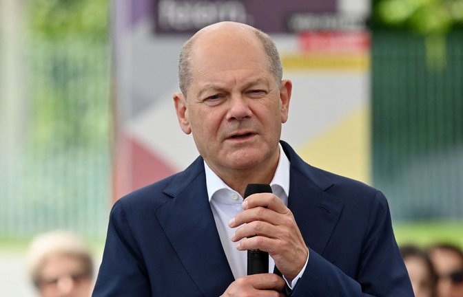 Bundeskanzler Olaf Scholz steht nach dem schwachen Abschneiden seiner SPD bei der Europawahl in der Kritik<span class='image-autor'>Foto: AFP/RALF HIRSCHBERGER</span>