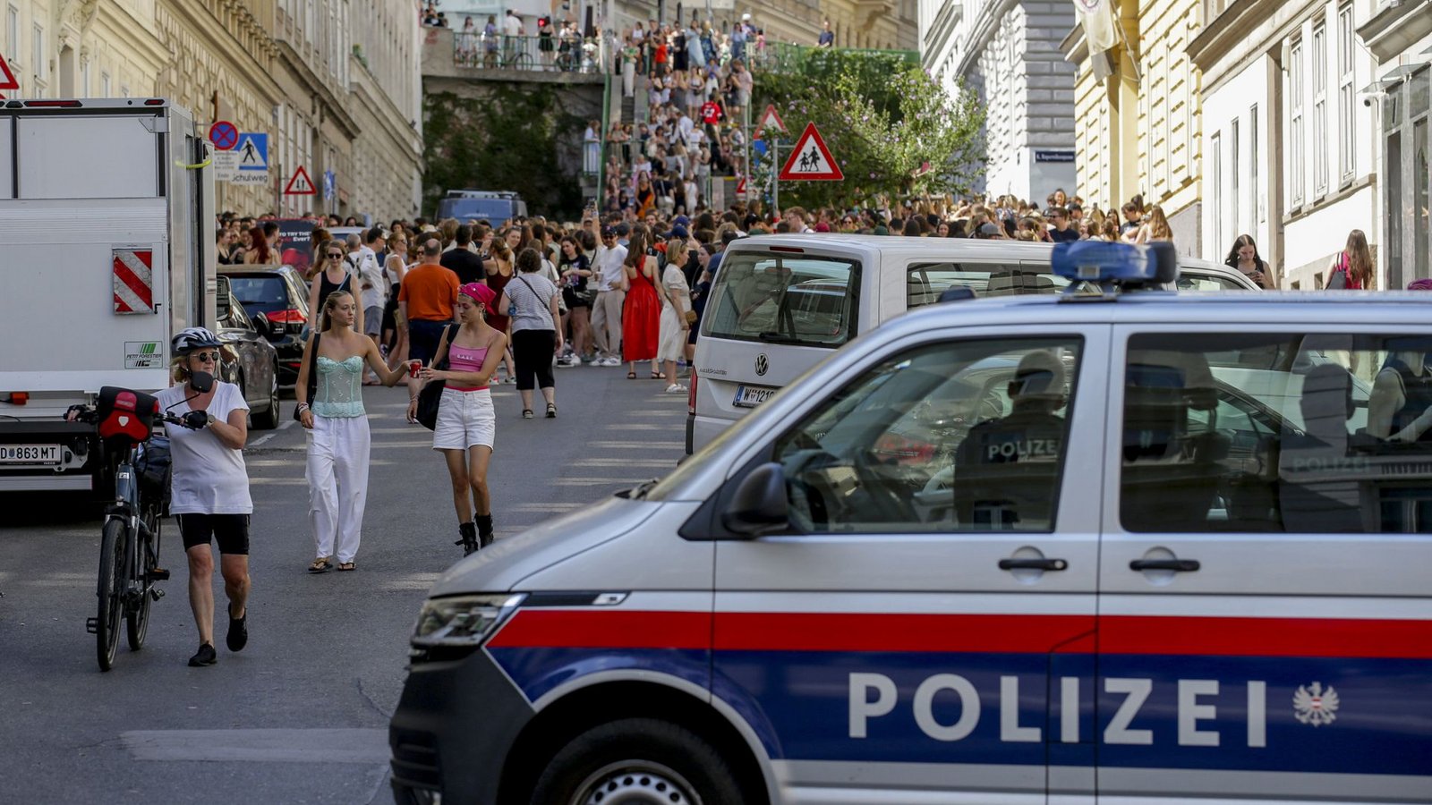 Die Ermittlungen der Polizei in Wien laufen auf Hochtouren.Foto: dpa/Heinz-Peter Bader