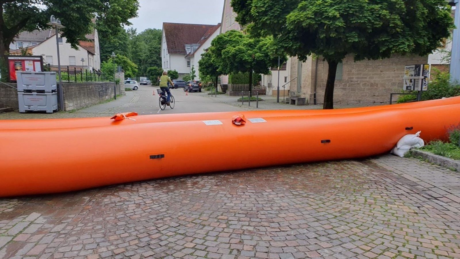Steinheim am Marktplatz: Die Zufahrt zur Murr wurde gesperrt.Foto: StZN/Karin Götz Steinheim am Marktplatz: Die Zufahrt zur Murr wurde gesperrt.Foto: StZN/Karin Götz