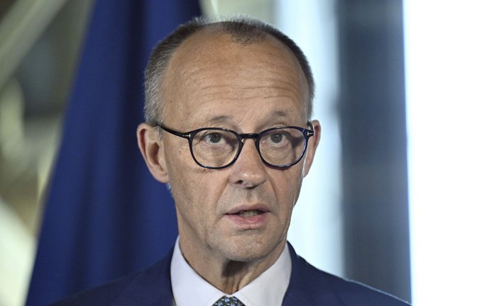 Mit einer deutlichen Botschaft an Putin: Friedrich Merz bei einer Pressekonferenz im finnischen Turku.<span class='image-autor'>Foto: Roni Rekomaa/Lehtikuva/dpa</span>
