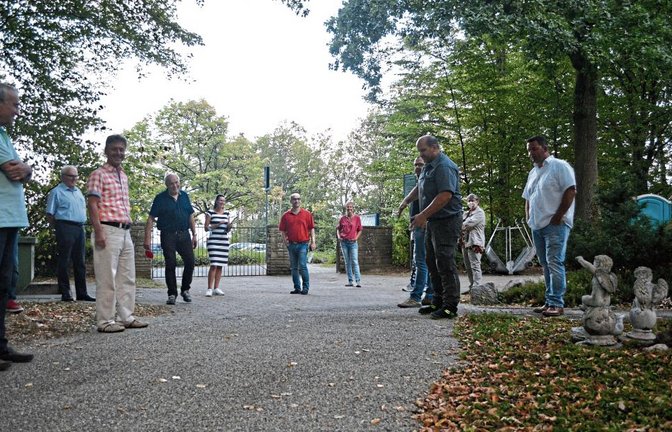 Für rund 50 000 Euro hat die Gemeinde Illingen Wege auf dem Waldfriedhof und den Feldweg in Richtung Klosterseen saniert.