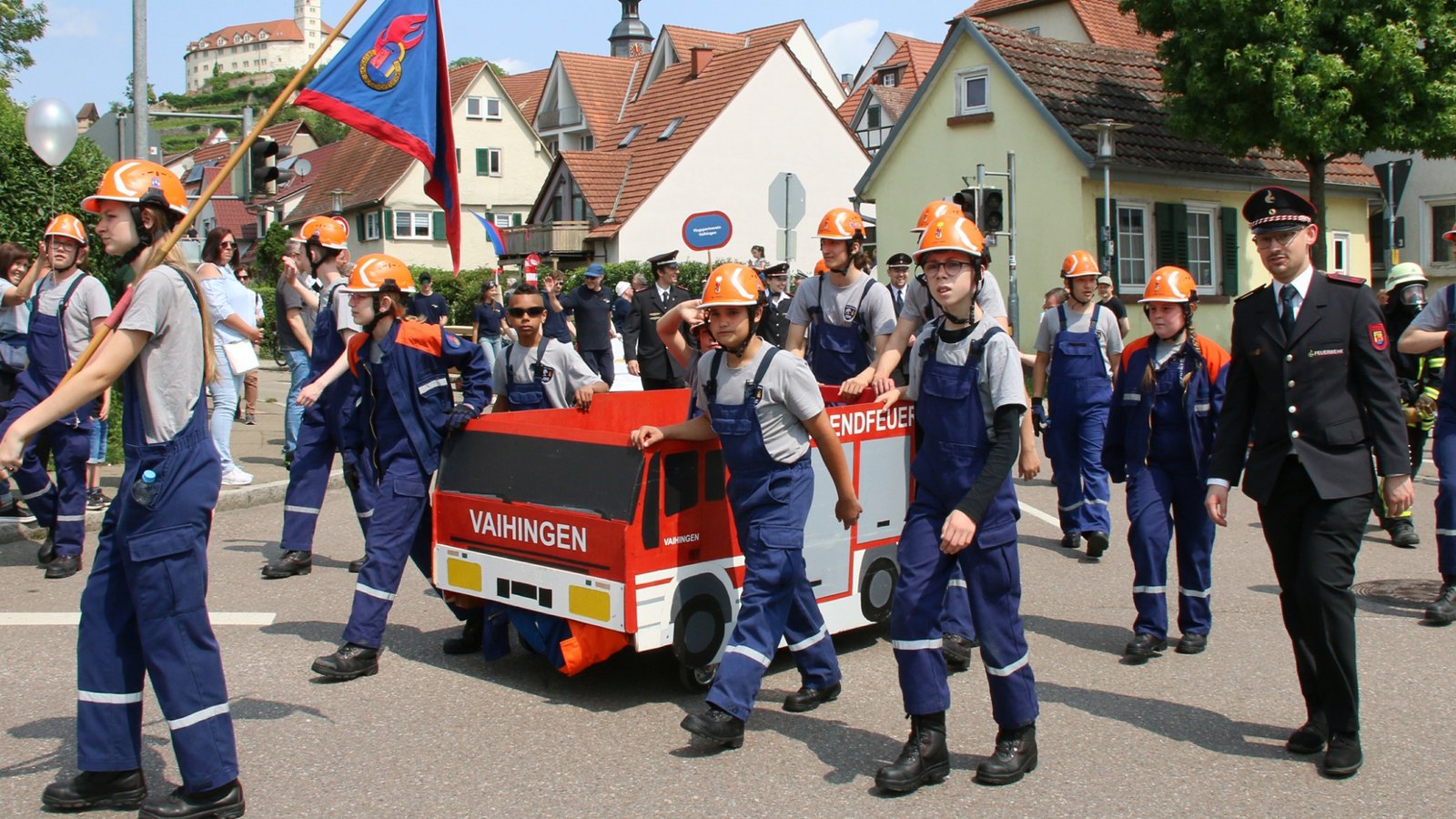 Nachwuchs der Freiwilligen Feuerwehr Vaihingen beim Maientagsumzug. Archivfoto: VKZ/Rieger Nachwuchs der Freiwilligen Feuerwehr Vaihingen beim Maientagsumzug. Archivfoto: VKZ/Rieger