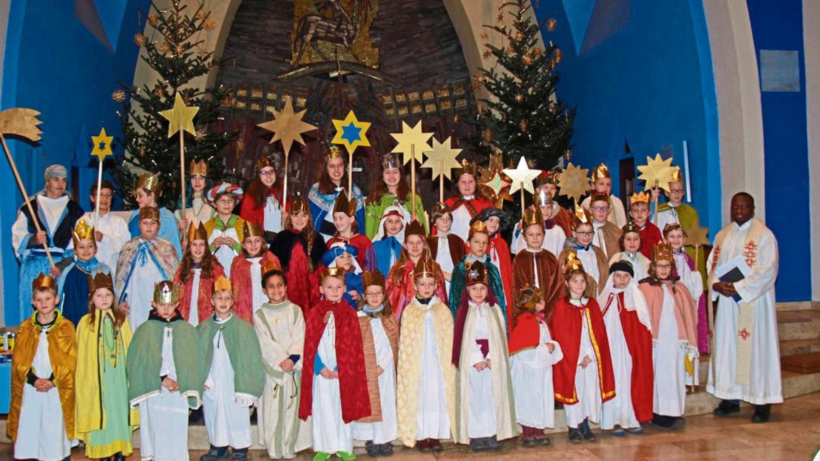 Die Sternsinger machten sich auf den Weg und sammeln in Mühacker, Illingen und Ensingen Spenden.  Foto: Filitz
