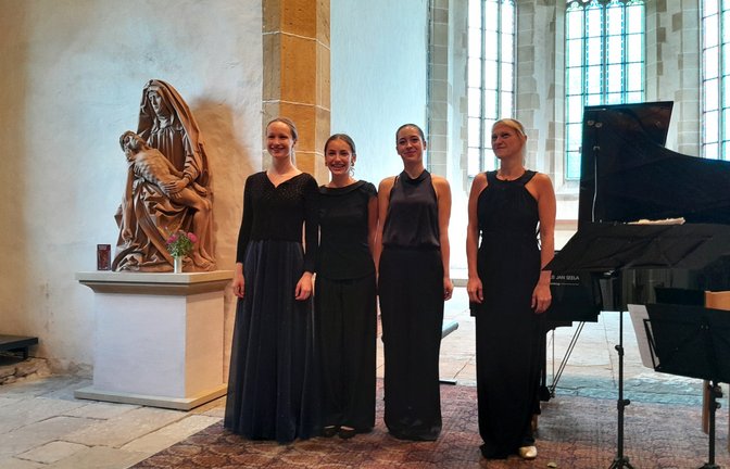 Vier junge Musikerinnen setzen Marksteine mit Interpretationen (von links): Geigerin Marie Helling, Cellistin Anna Meipariani, die Pianistinnen Anna Ulmschneider und Ilonka Heilingloh.  <span class='image-autor'>Foto: Filitz</span>