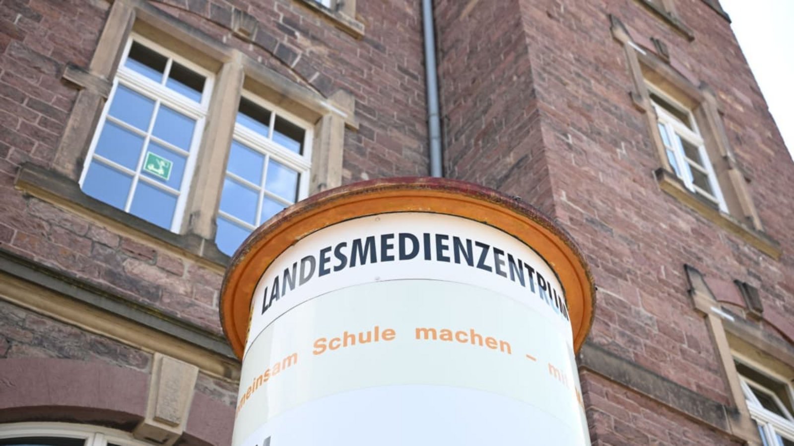 Stein des Anstoßes: Am Landesmedienzentrum, hier der Standort in Karlsruhe, sind etliche Missstände bekanntgeworden.Uli Deck/dpa Stein des Anstoßes: Am Landesmedienzentrum, hier der Standort in Karlsruhe, sind etliche Missstände bekanntgeworden.Uli Deck/dpa