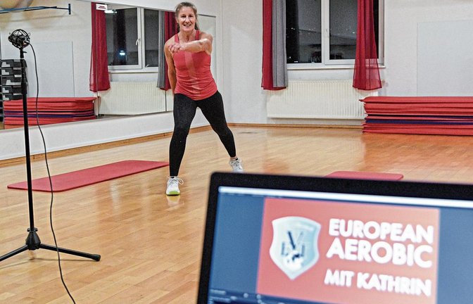 Kathrin Reichardt hat gleich am Montagabend, dem ersten Tag des Lockdowns light, die ersten Onlinekurse gehalten. Foto: Leitner