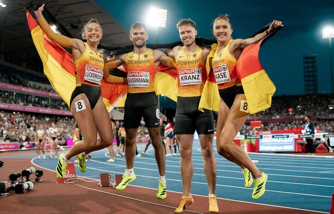 Die deutsche Mixed-Staffel bei der Leichtathletik-EM in Birmingham hat Silber gewonnen - es war nur einer von zahlreichen sportlichen Höhepunkten der vergangenen Tage.<span class='image-autor'>Foto: IMAGO/Stefan Mayer</span>