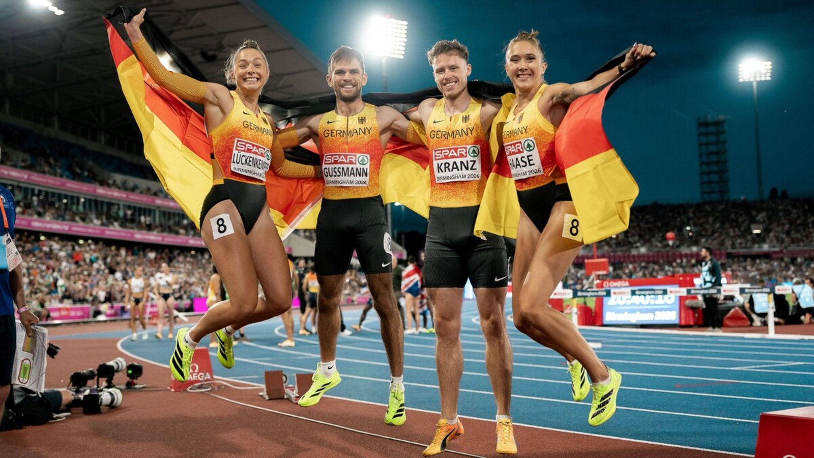 Die deutsche Mixed-Staffel bei der Leichtathletik-EM in Birmingham hat Silber gewonnen - es war nur einer von zahlreichen sportlichen Höhepunkten der vergangenen Tage.Foto: IMAGO/Stefan Mayer Die deutsche Mixed-Staffel bei der Leichtathletik-EM in Birmingham hat Silber gewonnen - es war nur einer von zahlreichen sportlichen Höhepunkten der vergangenen Tage.Foto: IMAGO/Stefan Mayer