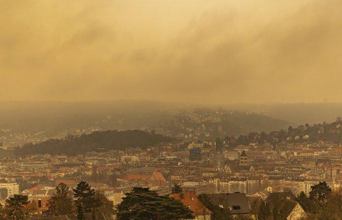 Auch Stuttgart, die Hauptstadt Baden-Württembergs war bereits vom „Blutregen“ betroffen.<span class='image-autor'>Foto: IMAGO/Arnulf Hettrich/IMAGO/Arnulf Hettrich</span>
