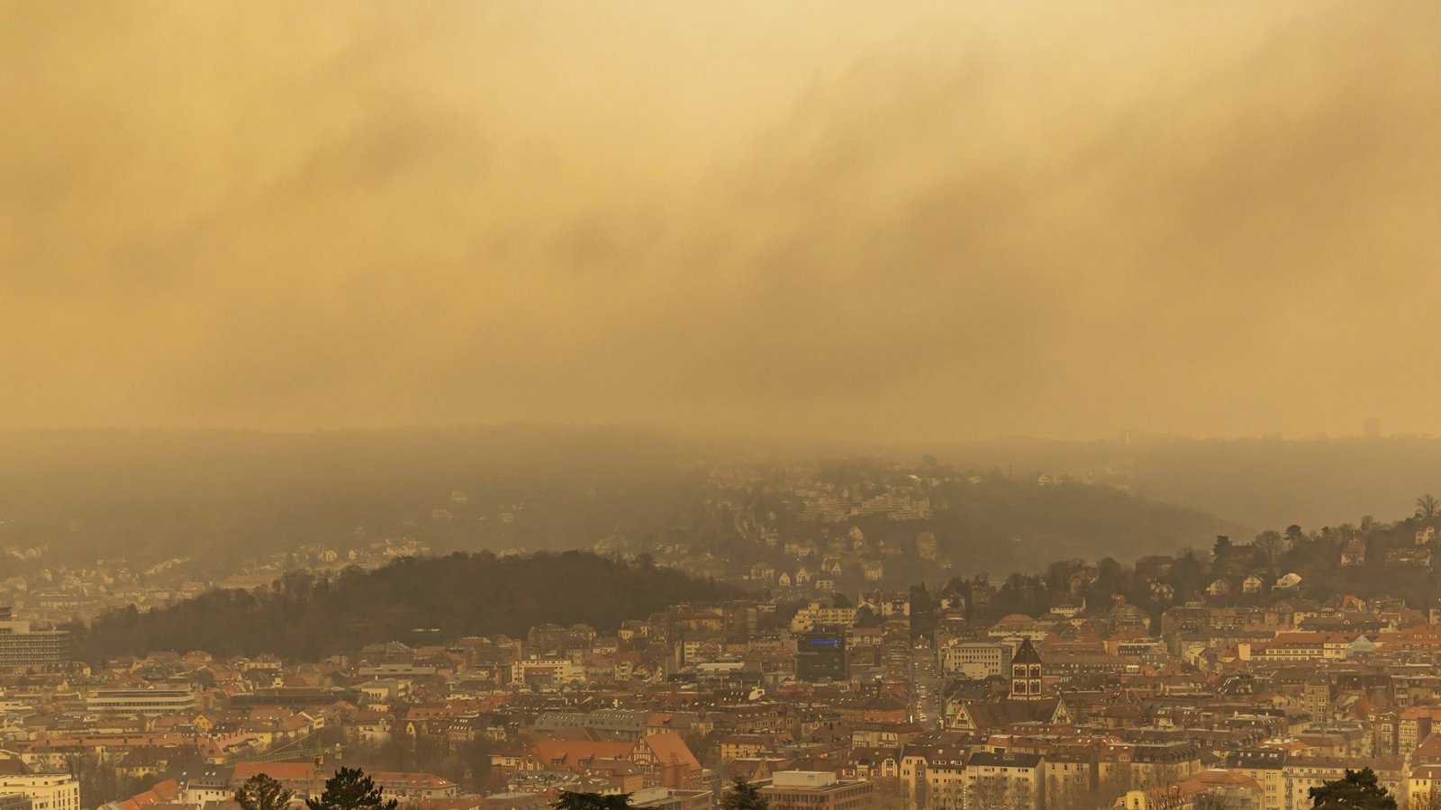 Auch Stuttgart, die Hauptstadt Baden-Württembergs war bereits vom „Blutregen“ betroffen.Foto: IMAGO/Arnulf Hettrich/IMAGO/Arnulf Hettrich