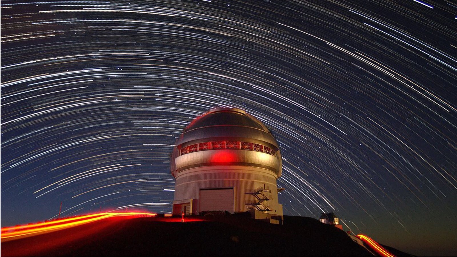 Das Dark Energy Spectroscopic Instrument (kurz: DESI) ist ein wissenschaftliches Forschungsinstrument, das am Kitt Peak National Observatory im US-Bundesstaat Arizona errichtet wurde. Es dient der Durchführung spektrografischer astronomischer Durchmusterung weit entfernter Galaxien.Foto: International Gemini Observatory Das Dark Energy Spectroscopic Instrument (kurz: DESI) ist ein wissenschaftliches Forschungsinstrument, das am Kitt Peak National Observatory im US-Bundesstaat Arizona errichtet wurde. Es dient der Durchführung spektrografischer astronomischer Durchmusterung weit entfernter Galaxien.Foto: International Gemini Observatory