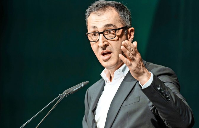 Cem Özdemir warnt davor, dass fossile Energien Deutschland abhängig machen (Archivbild).<span class='image-autor'>Foto: Silas Stein/dpa</span>