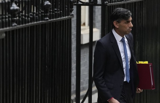 Der britische Premierminister Rishi Sunak  gerät bei den laufenden Londoner Covid-Anhörungen immer mehr in Kritik.<span class='image-autor'>Foto: dpa/Kin Cheung</span>