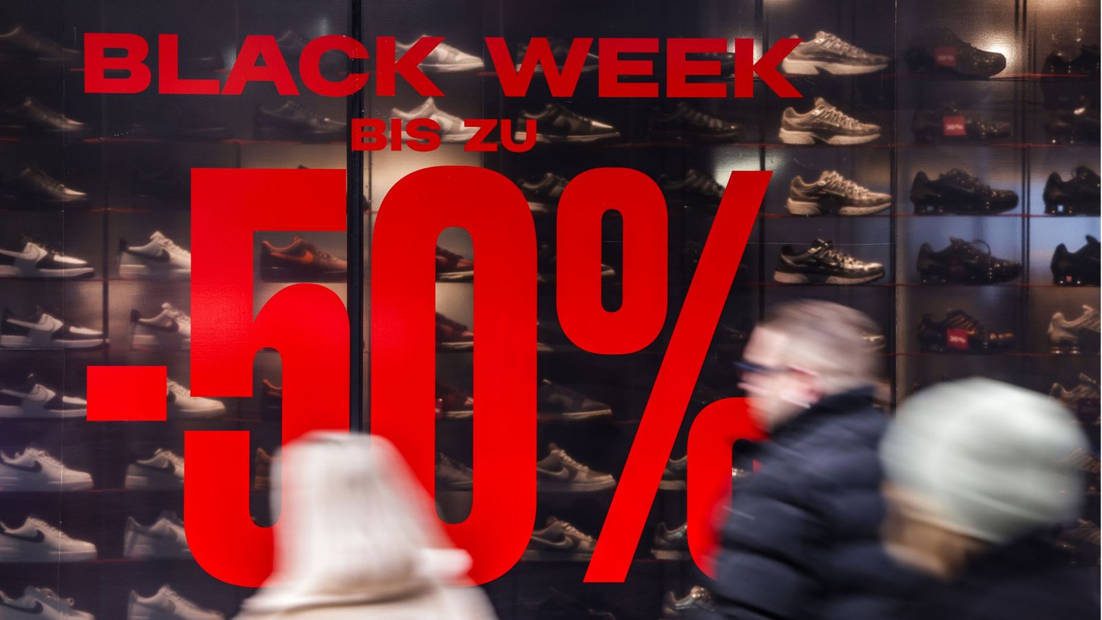 (Symbolbild) Die bisher bekannten Infos zum Black Friday 2025 bei Zara gibt es hier zusammengefasst.Foto: dpa (Symbolbild) Die bisher bekannten Infos zum Black Friday 2025 bei Zara gibt es hier zusammengefasst.Foto: dpa
