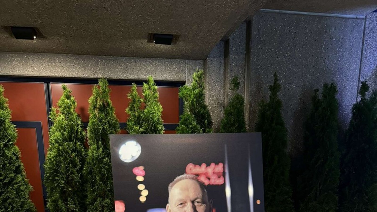 In der Aussegnungshalle stand dieses Foto von Rainer Frankfurth.Foto: ubo In der Aussegnungshalle stand dieses Foto von Rainer Frankfurth.Foto: ubo