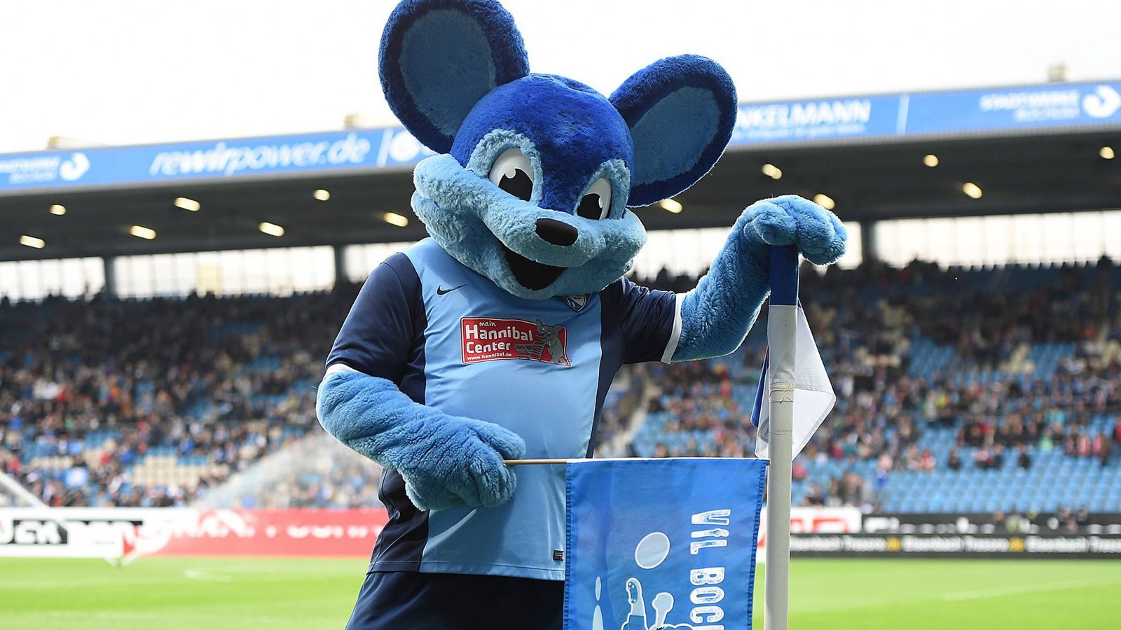 Eine Maus namens Bobbi Bolzer: Das gibt es nur beim VfL Bochum.Foto: imago/Revierfoto Eine Maus namens Bobbi Bolzer: Das gibt es nur beim VfL Bochum.Foto: imago/Revierfoto