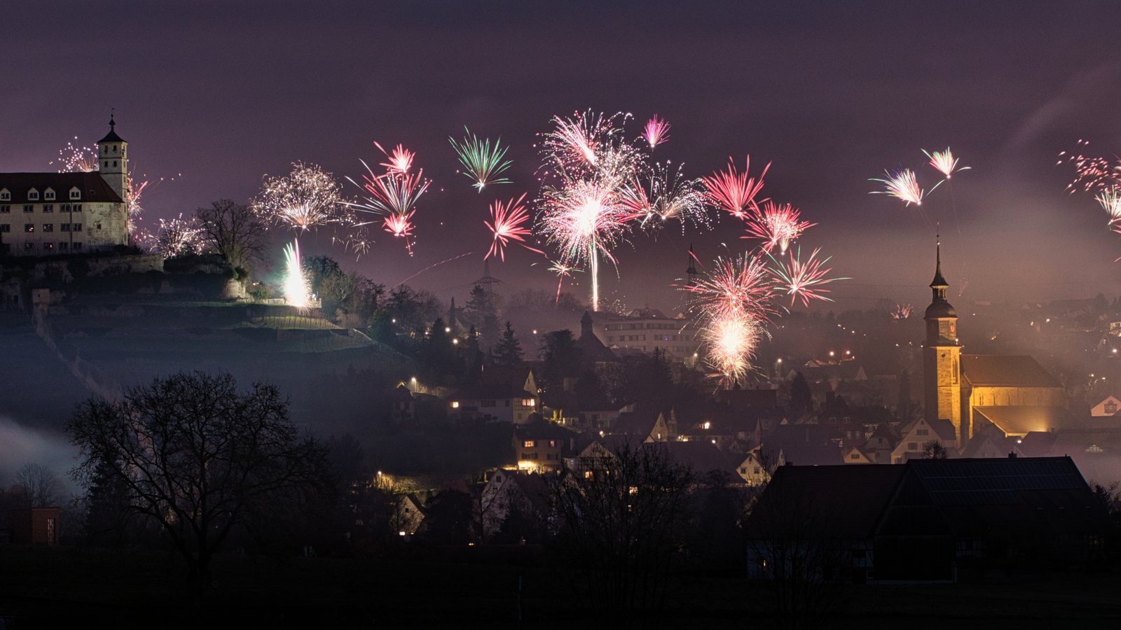 Willkommen 2026: Schloss Kaltenstein und die Stadtkirche Vaihingen bilden die Kulisse fürs Feuerwerk. Foto: Nicole Stahl