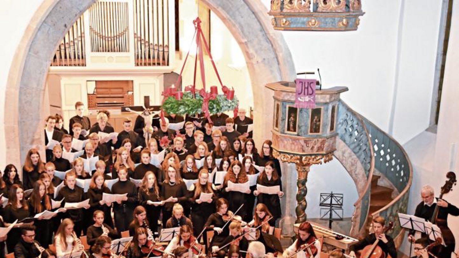 Weihnachtskonzert des Lichtenstern-Gymnasiums in der Sachsenheimer Stadtkirche. Foto: p Weihnachtskonzert des Lichtenstern-Gymnasiums in der Sachsenheimer Stadtkirche. Foto: p