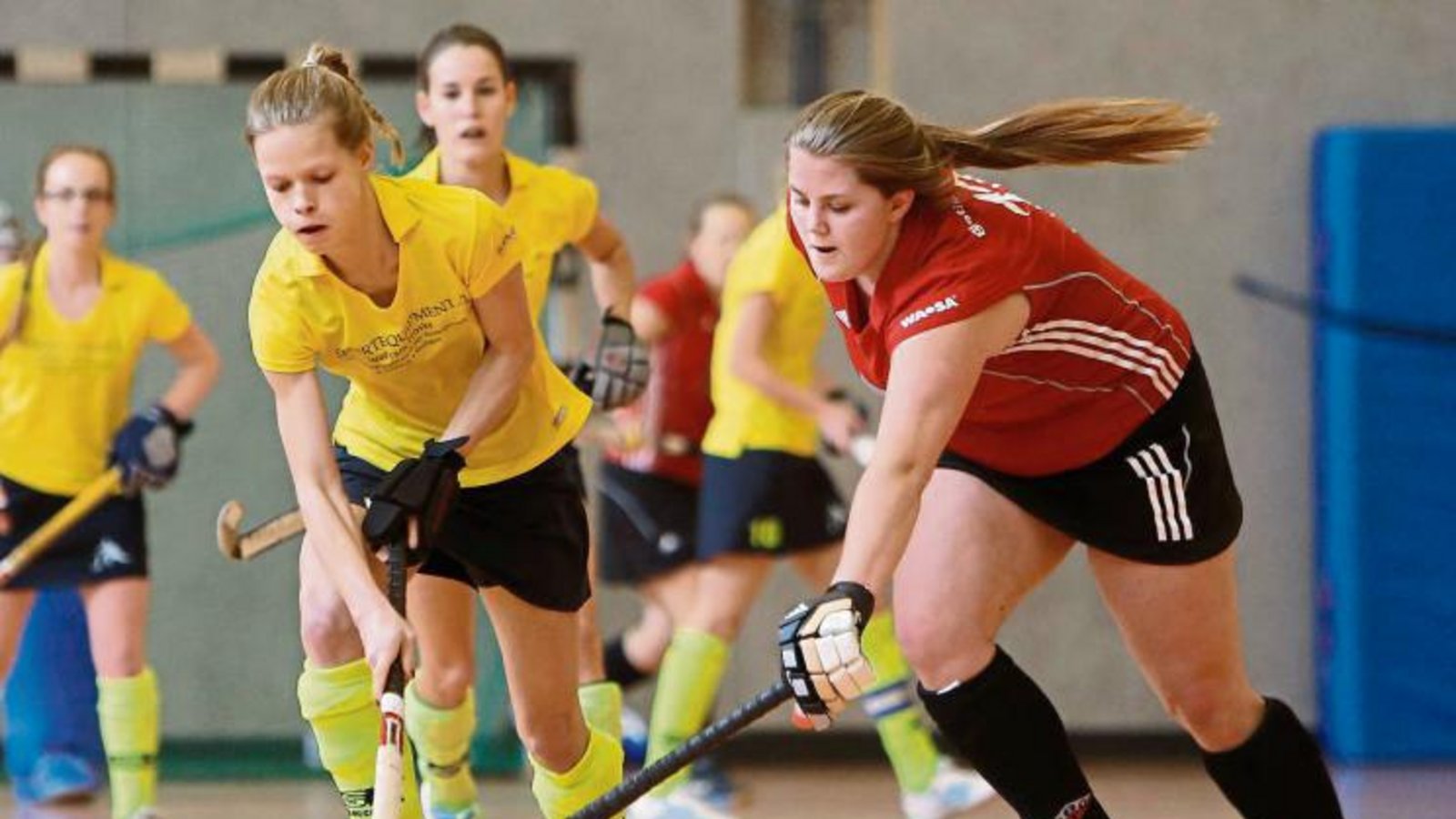 Annika Doster (rechts) war mit mehreren Treffern an den beiden Siegen des Bietigheimer HTC II gegen den FT Freiburg und den TSV Riederich beteiligt. Foto: Archiv/Baumann Annika Doster (rechts) war mit mehreren Treffern an den beiden Siegen des Bietigheimer HTC II gegen den FT Freiburg und den TSV Riederich beteiligt. Foto: Archiv/Baumann