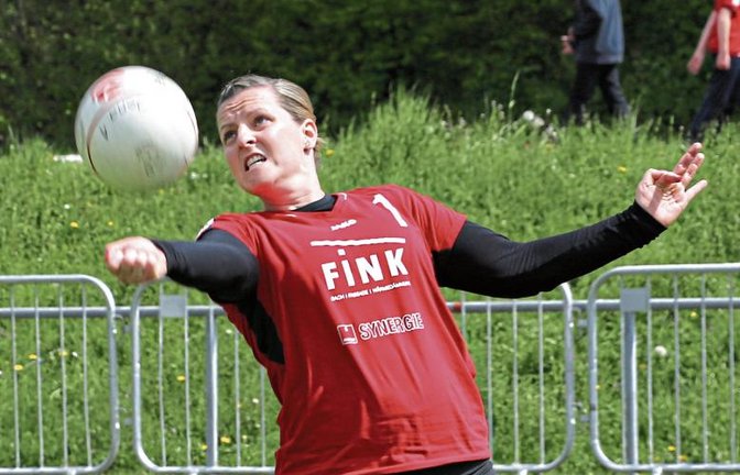Beim Frühlingsturnier hat das Zusammenspiel als Mannschaft noch nicht ganz gepasst. Corinne Meyer spielte für Vaihingen in Abwehr und Zuspiel. Foto: Archiv/Küppers
