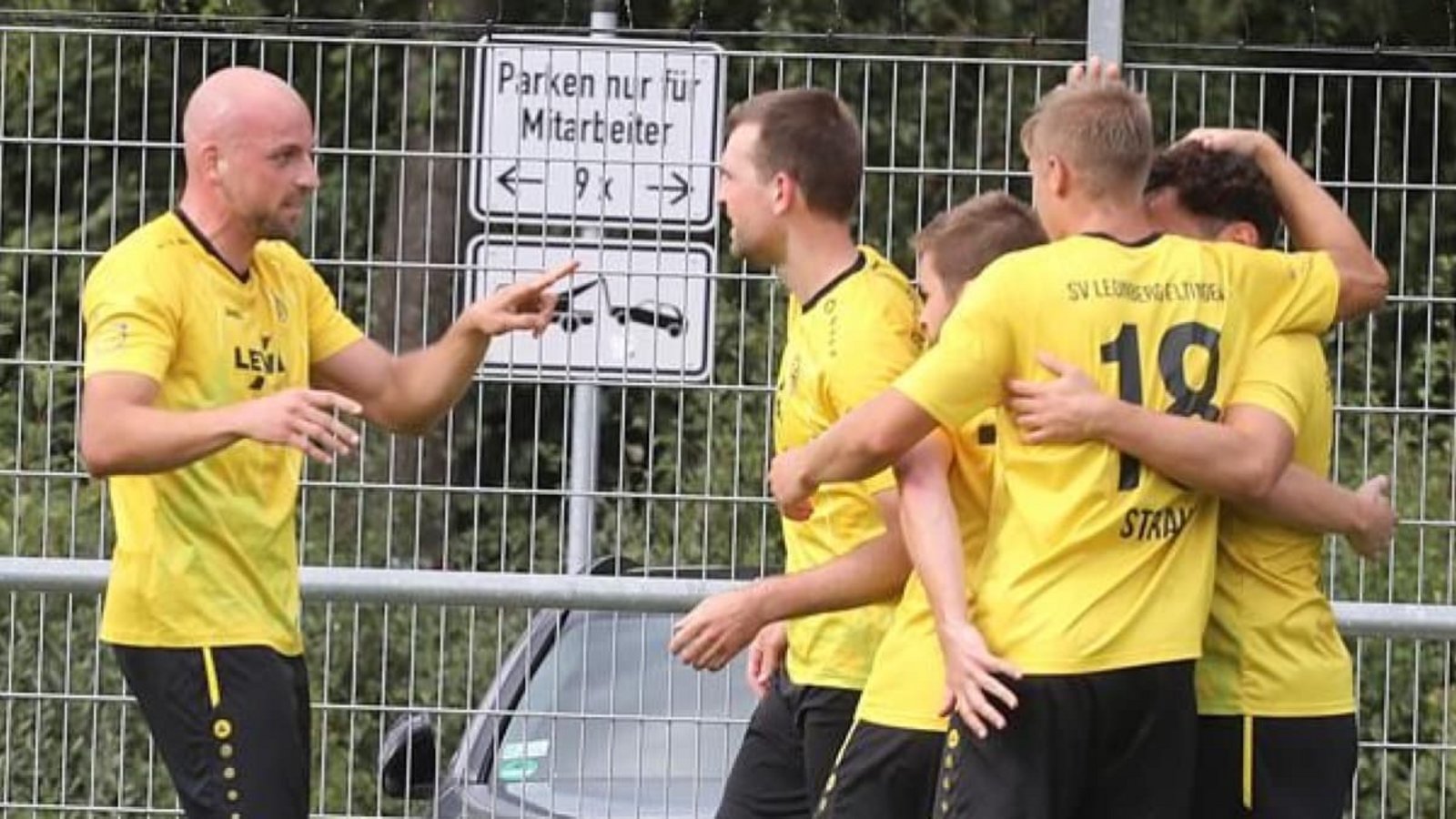 Der SV Leonberg/Eltingen mit Patrik Hofmann (li.) will in dieser Saison regelmäßig auf einem Nichtabstiegsplatz parken.Andreas Gorr