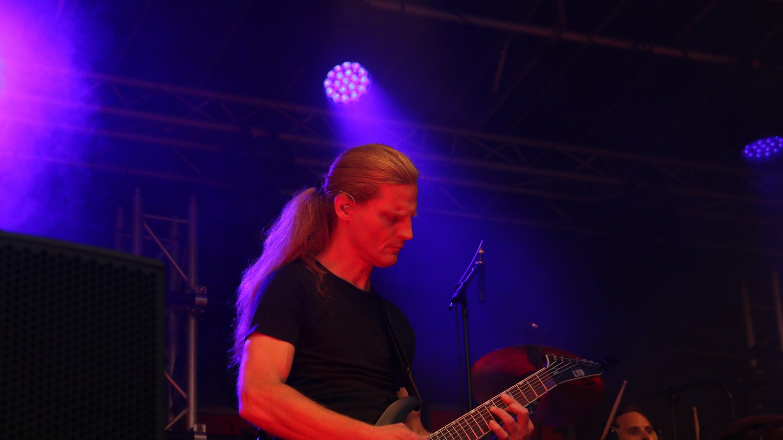 Manuel Böpple Lead-Gitarre.