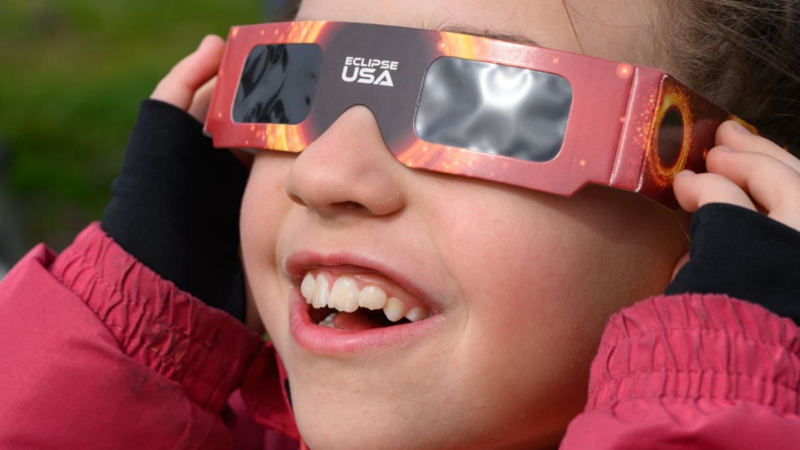 So bekommt man vielleicht doch noch eine Sonnenfinsternisbrille.Patrick Pleul/dpa So bekommt man vielleicht doch noch eine Sonnenfinsternisbrille.Patrick Pleul/dpa
