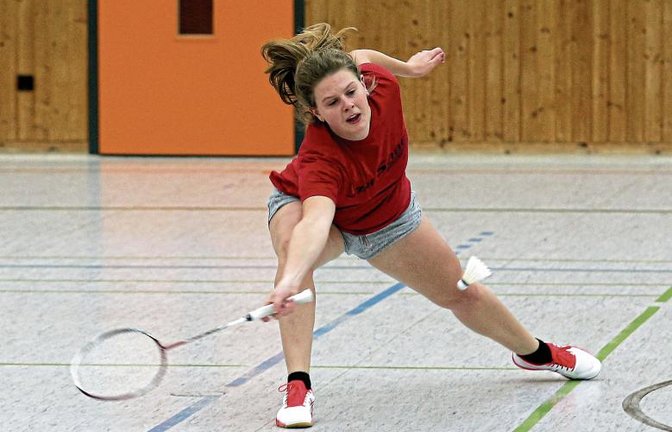 Lea Ensinger (Bild) und Klara Skrbin sind das Frauendoppel der Landesliga Neckar/Hohenlohe. Auch im siebten Saisonspiel behielten die Illinger die Oberhand. Foto: Küppers