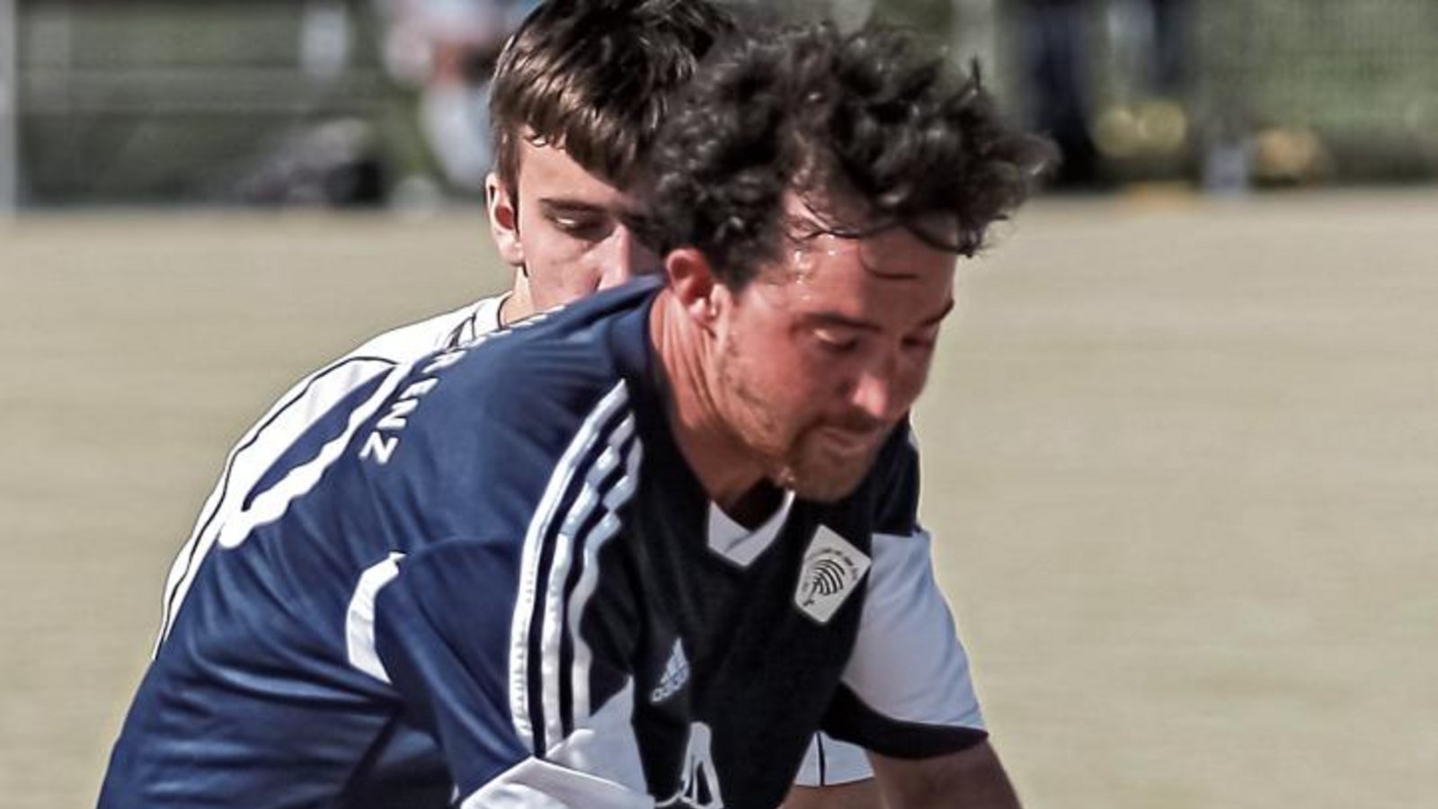 Für Jan-Michael Zeeb (vorne) und die SG Club an der Enz/Ludwigsburg geht es mit einem Heimspiel in der Barockstadt in die zweite Hälfte der Feldsaison. Foto: Simecek Für Jan-Michael Zeeb (vorne) und die SG Club an der Enz/Ludwigsburg geht es mit einem Heimspiel in der Barockstadt in die zweite Hälfte der Feldsaison. Foto: Simecek