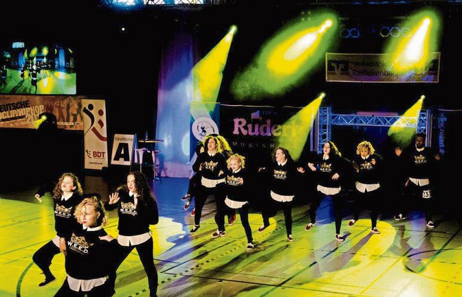 Eine eindrucksvolle Show bot die Gruppe der Tanzschule Danza und sicherte sich in Freudenstadt den Titel des Süddeutschen Meisters.  Fotos: privat