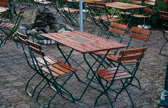 Kann man bald wieder draußen sitzen?<span class='image-autor'>Foto: Liudmila Kiermeier / shutterstock.com</span>