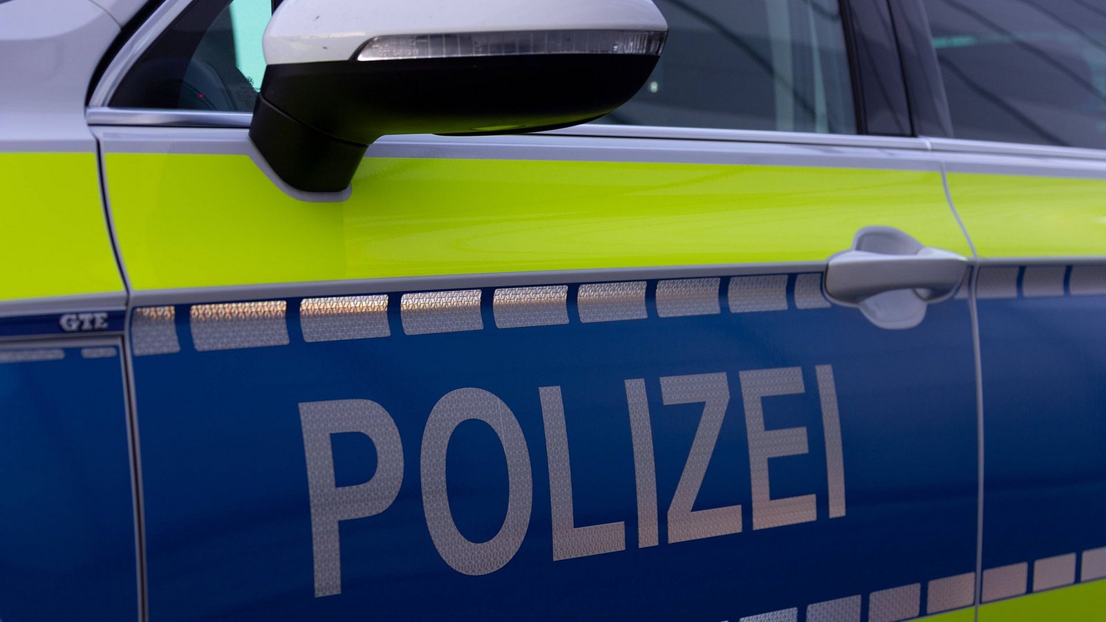 Die Polizei sucht nach einem Mann, der betrunken eine Frau angegriffen hat (Symbolbild).Foto: imago images/Fotostand/Fotostand Die Polizei sucht nach einem Mann, der betrunken eine Frau angegriffen hat (Symbolbild).Foto: imago images/Fotostand/Fotostand