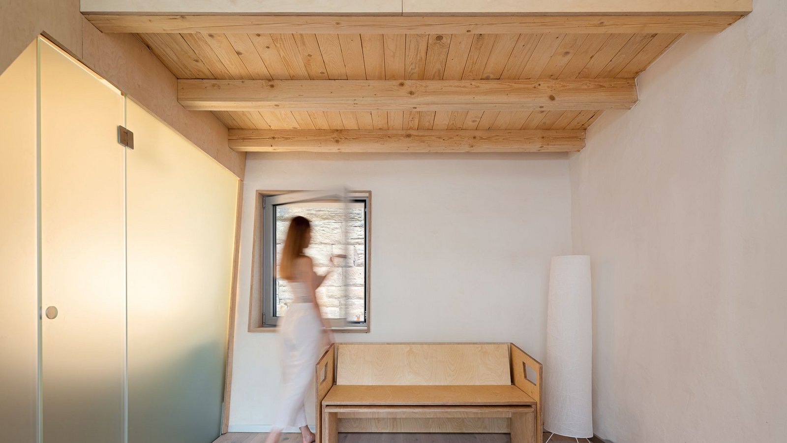 Wände mit Lehmputz, die Fenster sind 15 Jahre alt und wurden aus einem Abbruchhaus gewonnen.Foto: Hochschule Coburg Wände mit Lehmputz, die Fenster sind 15 Jahre alt und wurden aus einem Abbruchhaus gewonnen.Foto: Hochschule Coburg