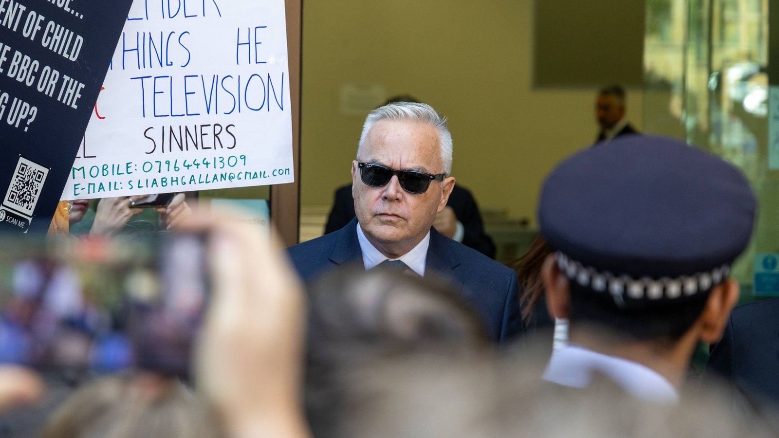 Huw Edwards, einst das seriöse Gesicht der BBC, steht vor Gericht.Foto: imago//Phil Lewis Huw Edwards, einst das seriöse Gesicht der BBC, steht vor Gericht.Foto: imago//Phil Lewis
