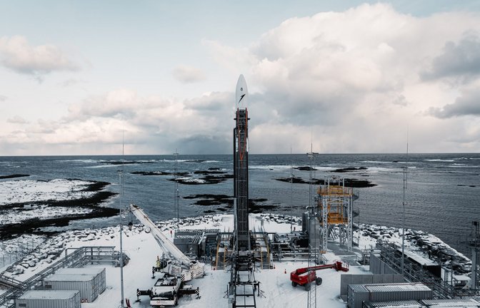 Nachdem der Isar-Aerospace-Start verschoben wurde, steht nun ein neuer Termin fest. Am Donnerstag, dem 27. März 2025 soll die Spectrum-Rakete des Münchner-Unternehmens nun abheben. Alle Infos zum Testflug vom Andøya Spaceport in Norwegen & zur Mission „Going Full Spectrum“.<span class='image-autor'>Foto: Isar Aerospace</span>