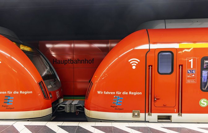 Eine S-Bahn am Hauptbahnhof. Beim Tarifkonflikt wurde eine Einigung erzielt (Symbolfoto).<span class='image-autor'>Foto: IMAGO/Arnulf Hettrich/IMAGO/Arnulf Hettrich</span>