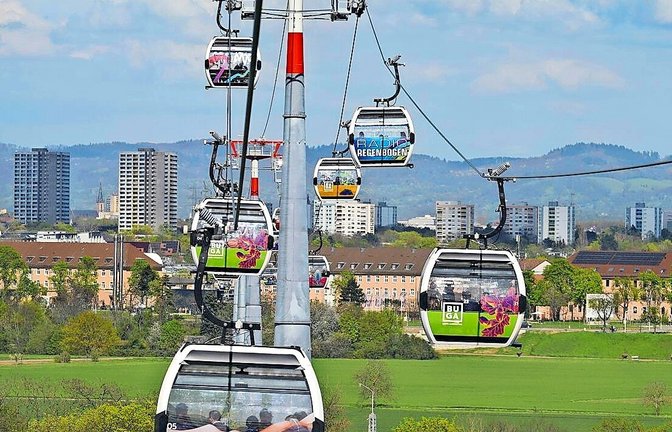 In Mannheim drehte bei der Bundesgartenschau 2023 eine Seilbahn ihre Runden. Teile der Anlage sind mittlerweile in einem Skigebiet in Österreich im Einsatz.<span class='image-autor'>Foto: dpa</span>