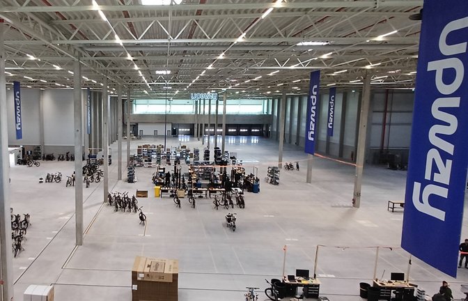 Noch hat es Platz in der Halle des Up-Centers der Firma Upway im Illinger Gewerbegebiet Schweichling. <span class='image-autor'>Fotos: Rücker</span>