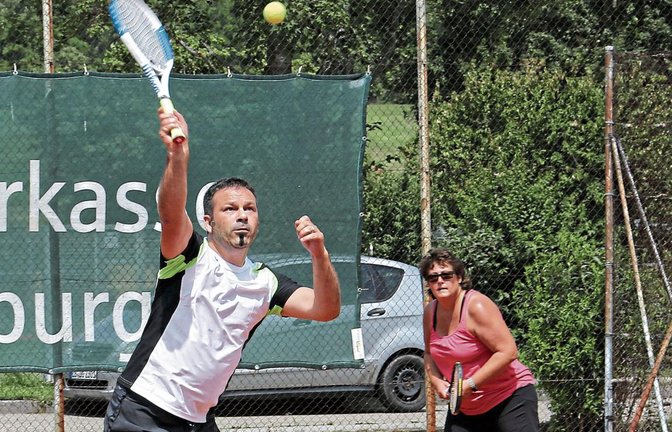 Jochen Christiaens (Kleinglattbach) und Rita Herre (Oberriexingen) wurden bei Hobby-Tennis-on-Tour für eine Runde zusammengelost. Foto: Küppers