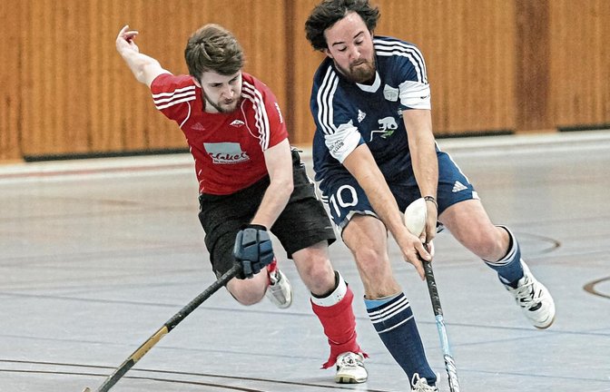 Mit vollem Einsatz wollen Kapitän Jan-Michael Zeeb (rechts) und der Club an der Enz wieder in die Erfolgsspur finden. Foto: Archiv/Simecek