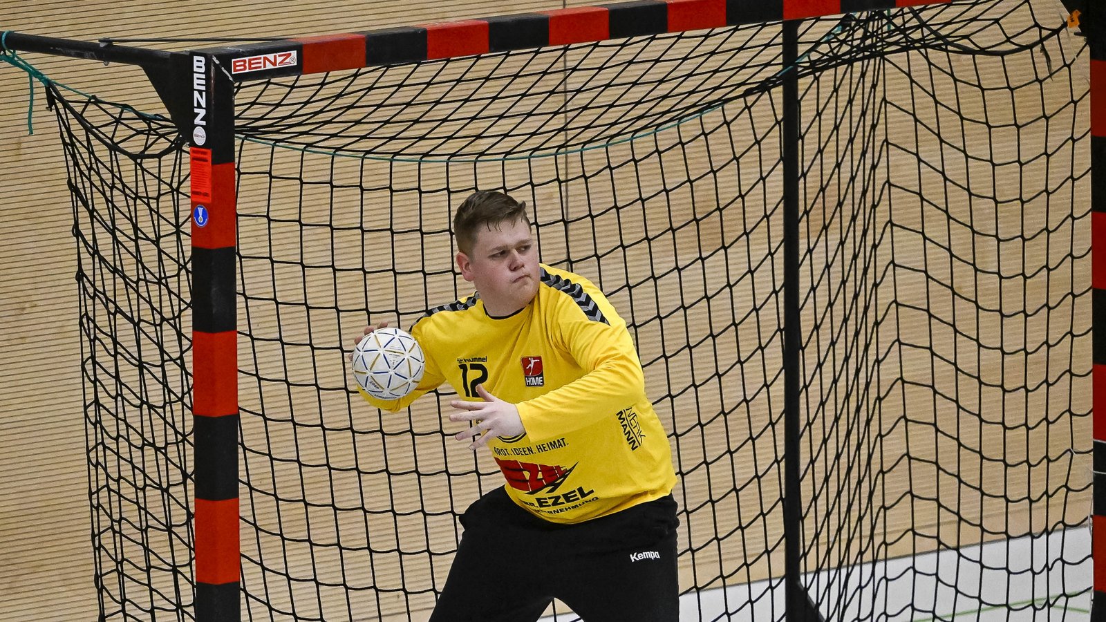 Samuel Binder, der Keeper des HC Metter-Enz musste am Wochenende einige Male hinter sich greifen und konnte die klare Niederlage nicht verhindern. Foto: Leitner