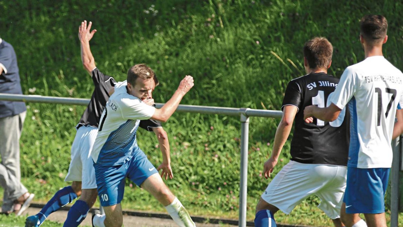 Pascal Völker (am Ball) und der TSV Häfnerhaslach stehen am Sonntag in Iptingen vor einer schwierigen Aufgabe.  Foto: Nachreiner